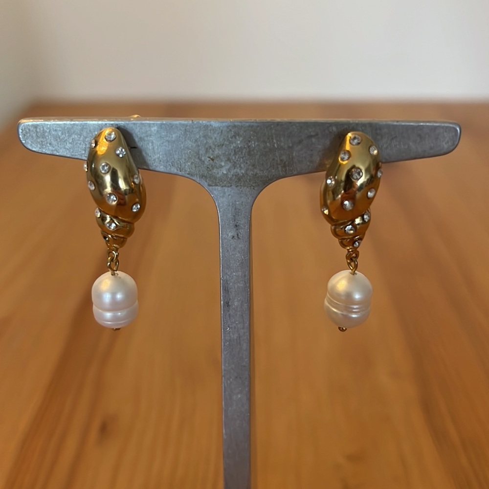 Kate spade shell earrings with pearl